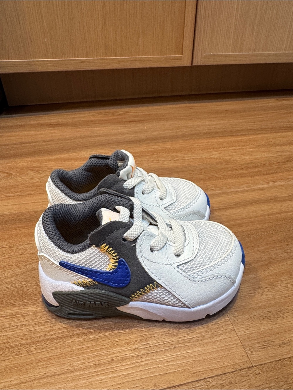 Nike Air Max Size 4